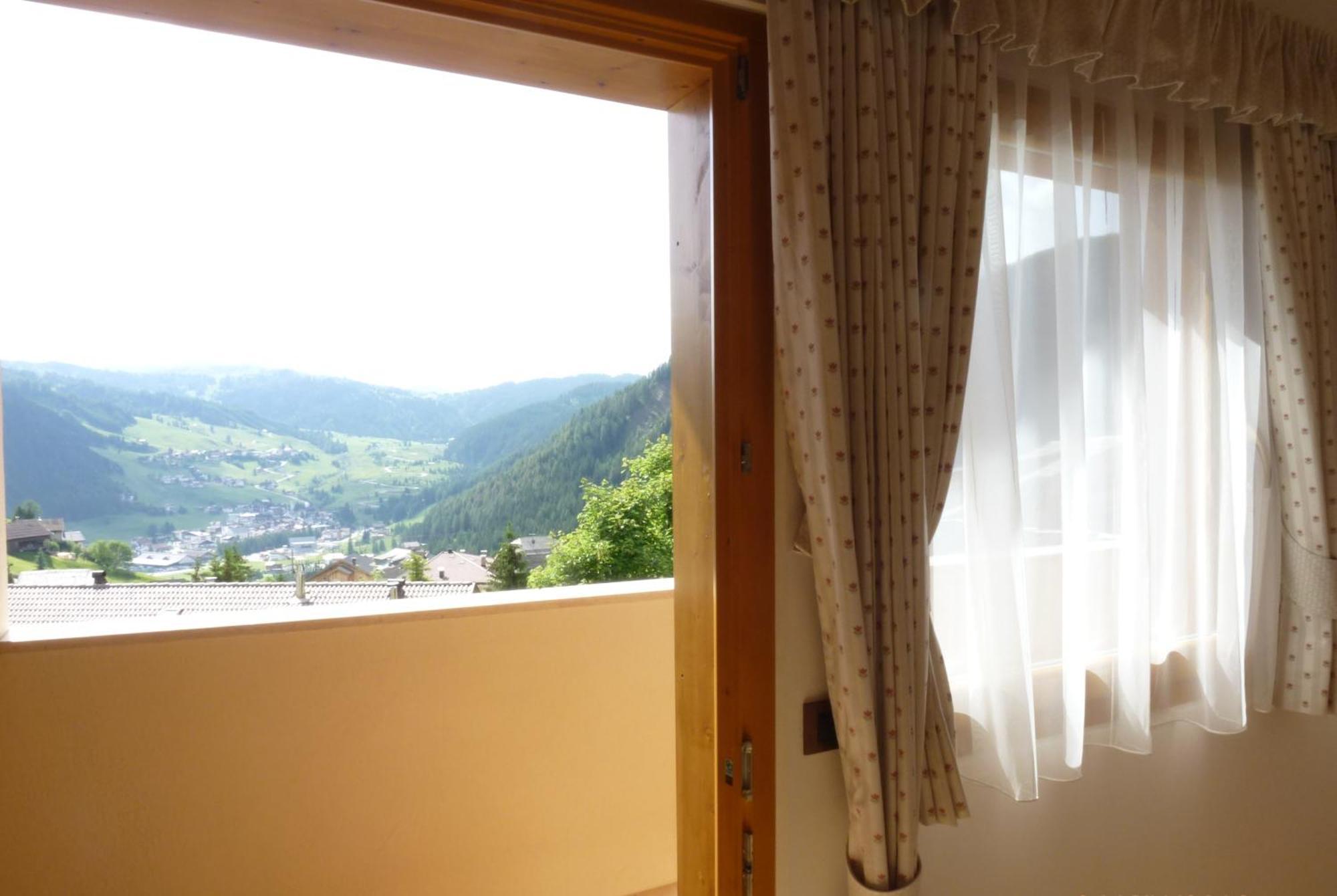 Residence Ciasa Dl Mone Colfosco Bagian luar foto