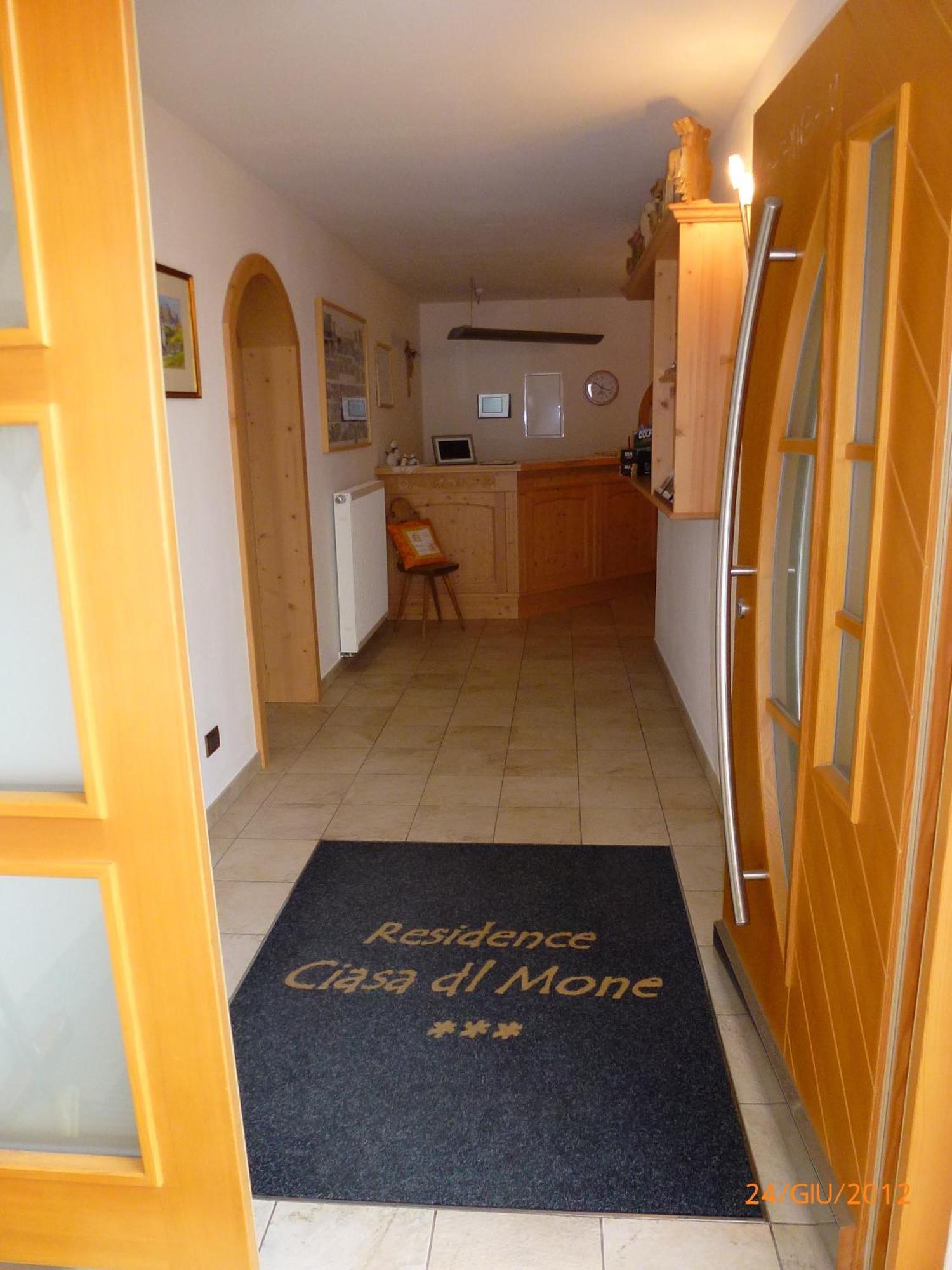 Residence Ciasa Dl Mone Colfosco Bagian luar foto